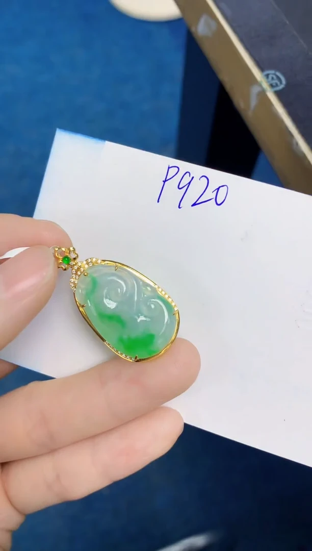 颈饰18K金镶嵌翡翠天然缅甸翡翠A货翡翠百元以上9元证书费自理