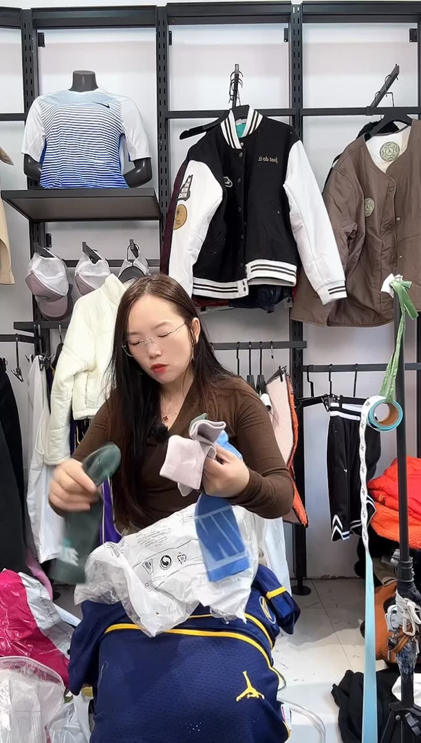 2678  编码  瑕疵直播间过款为准 尺码