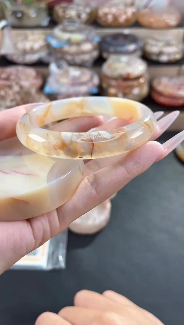 未镶嵌手镯石英质玉61