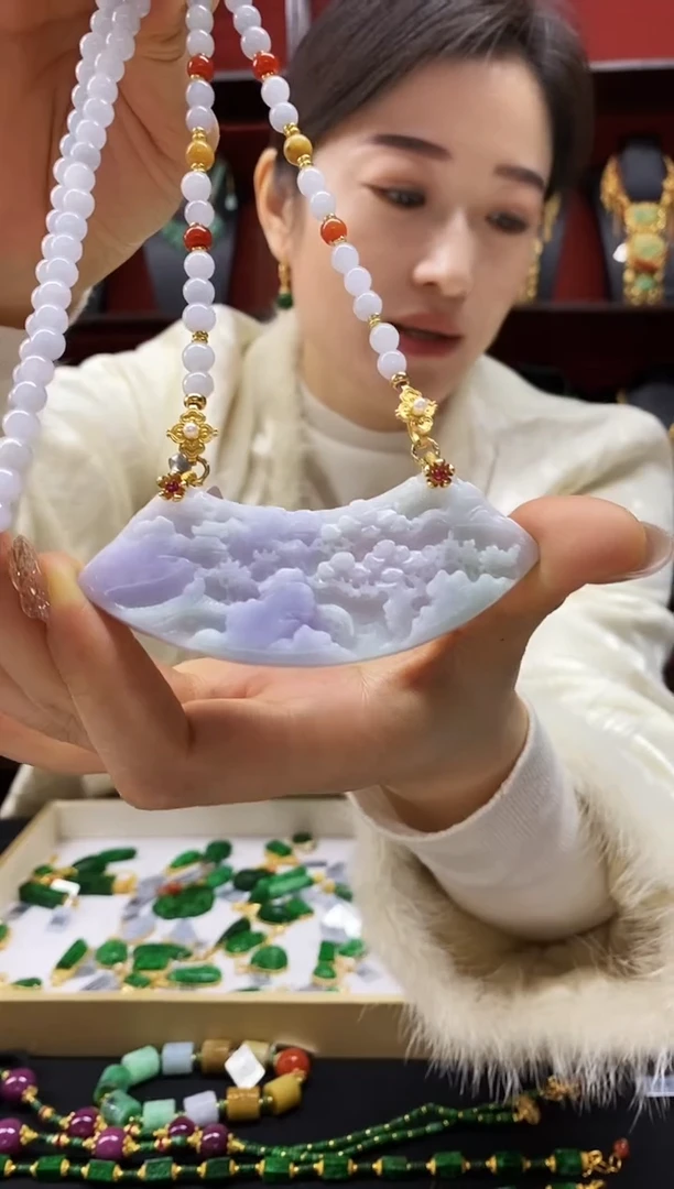 颈饰未镶嵌翡翠吊坠