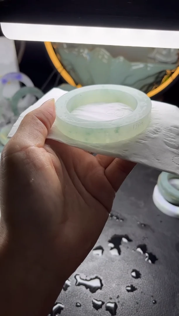 未镶嵌正圈定制翡翠正圈