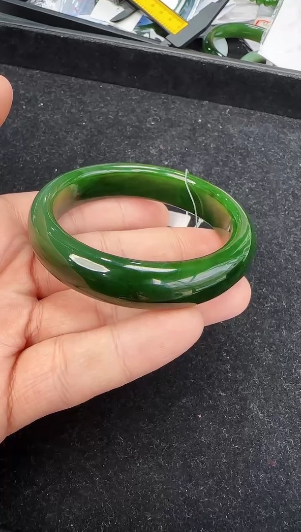 和田玉手镯未镶嵌55-56圈口