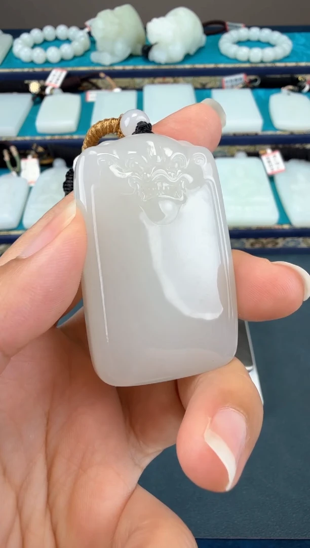 和田玉未镶嵌颈饰1