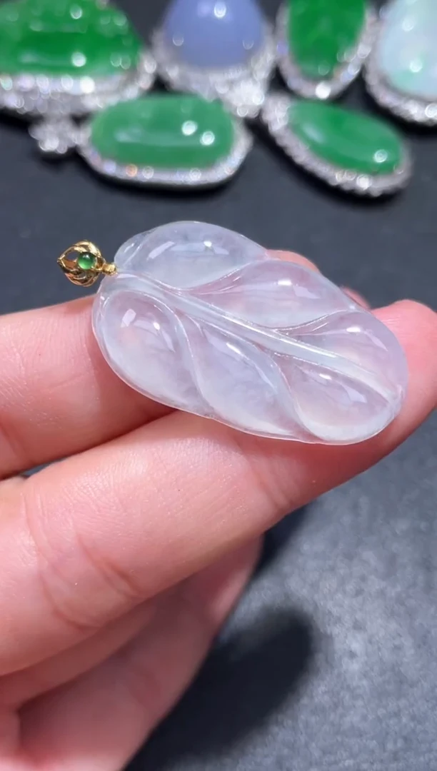 颈饰18K金镶嵌翡翠10.......