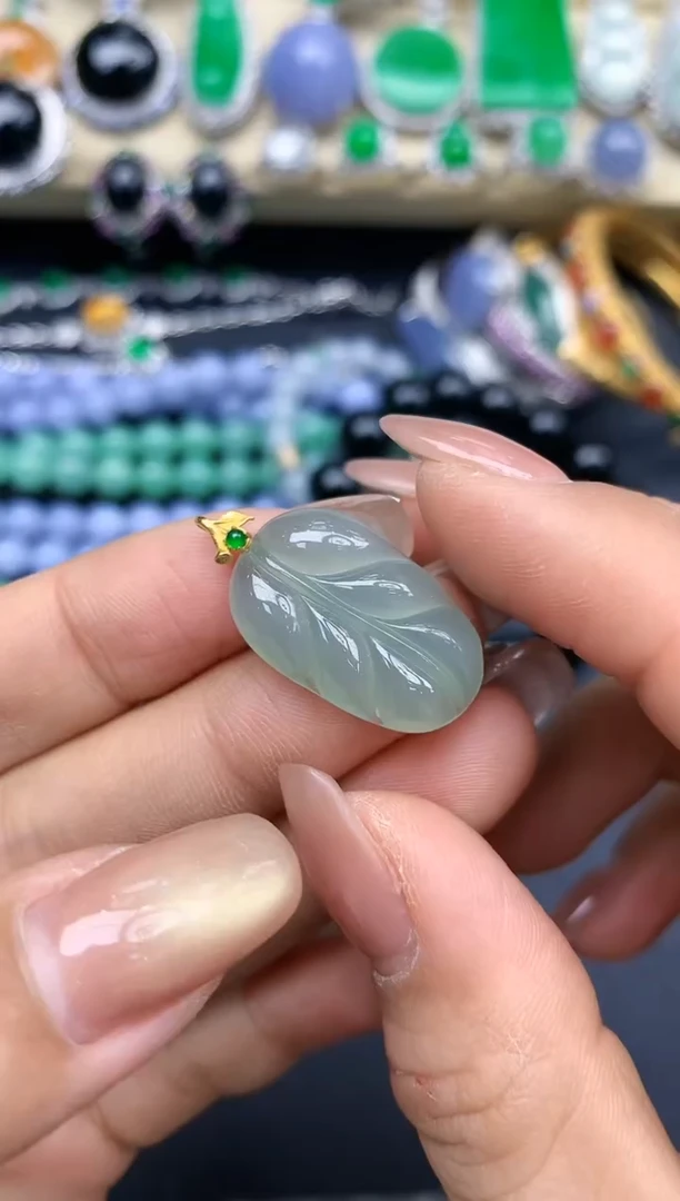 颈饰18K金镶嵌翡翠184-中国好珍宝