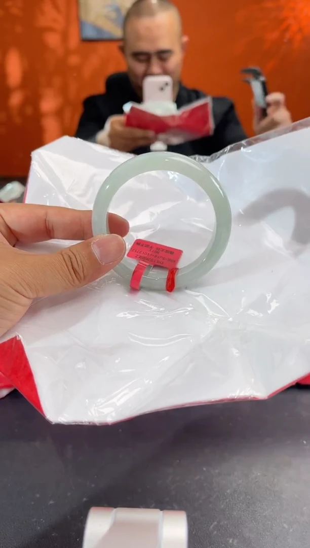 未镶嵌手镯翡翠1  56