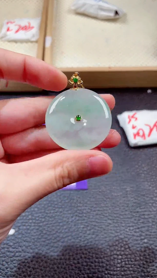 翡翠18K金镶嵌颈饰00001437