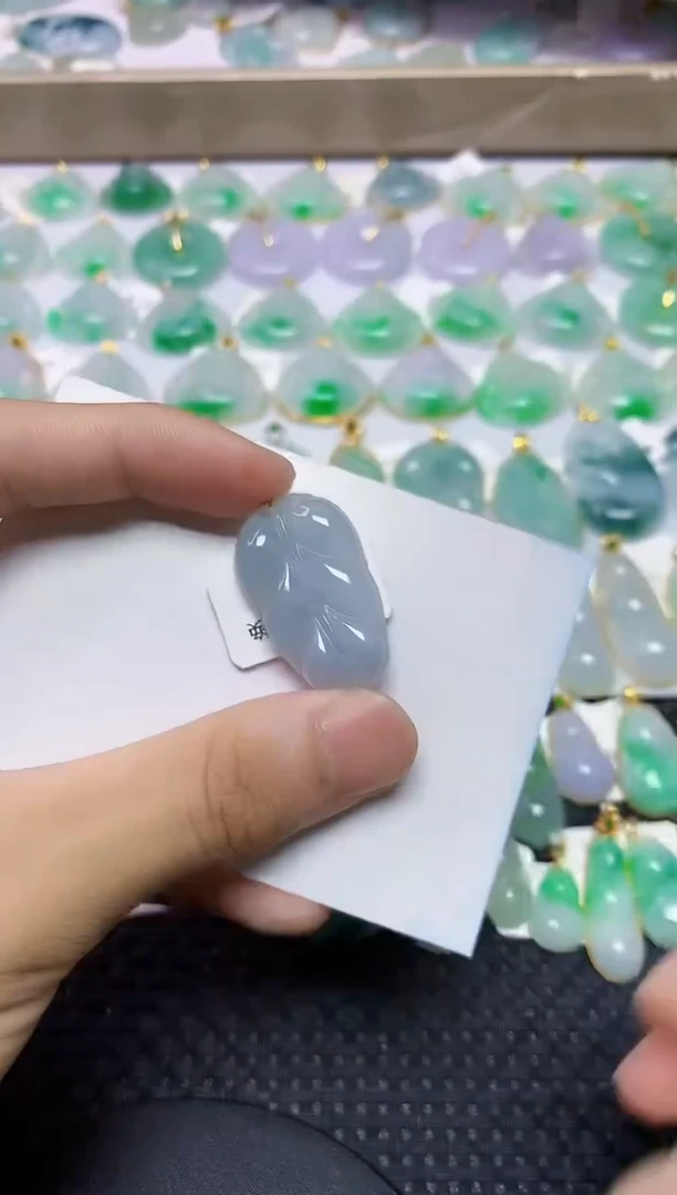 翡翠18K金镶嵌颈饰445645646464