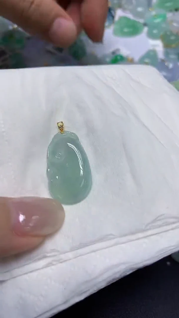 翡翠18K金镶嵌颈饰天然缅甸翡翠A货
