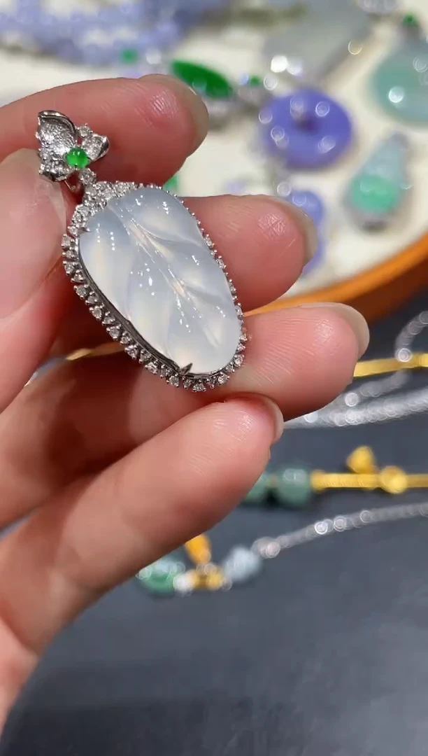 吊坠(不含链)18K金镶嵌翡翠叶子