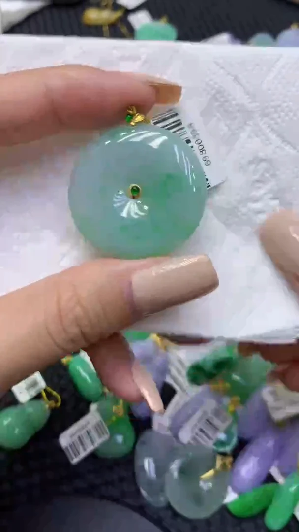 颈饰18K金镶嵌翡翠天然缅甸翡翠A货