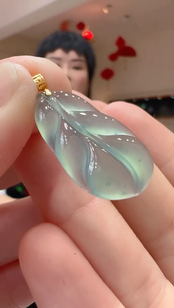 【闪购商品】翡翠吊坠(不含链)18K金镶嵌