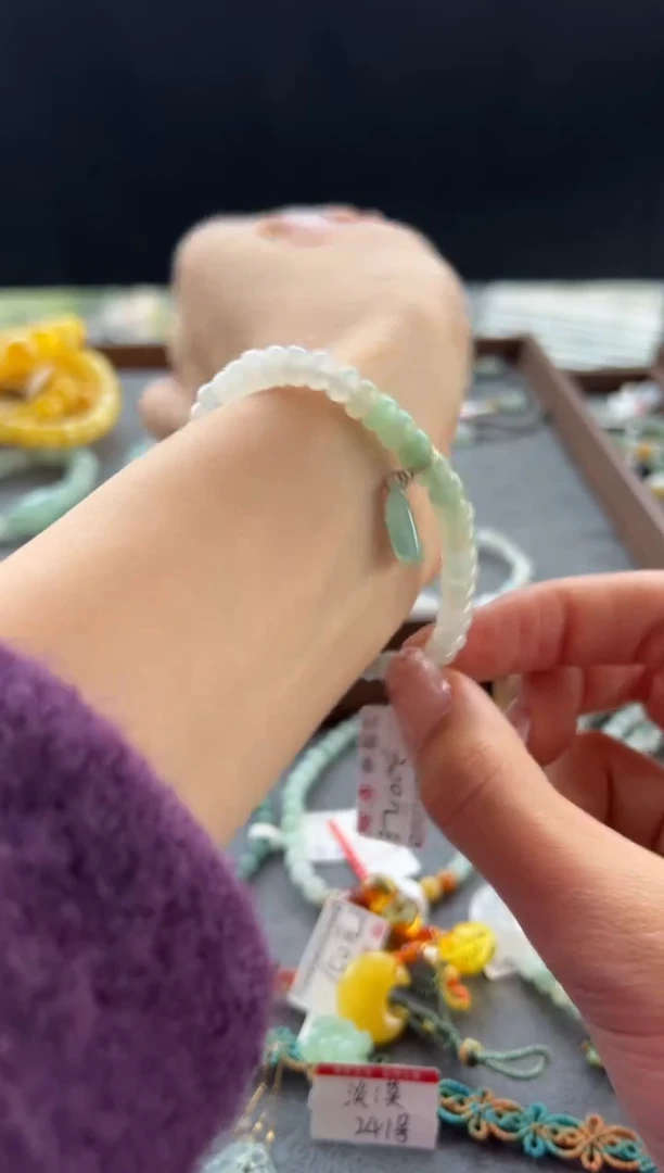 【闪购商品】翡翠手串未镶嵌582号