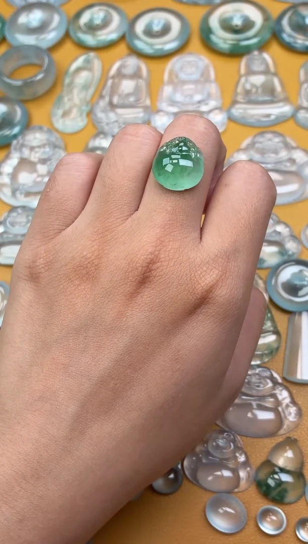 翡翠未镶嵌吊坠(不含链)金蟾 15.8 15.2 6.7