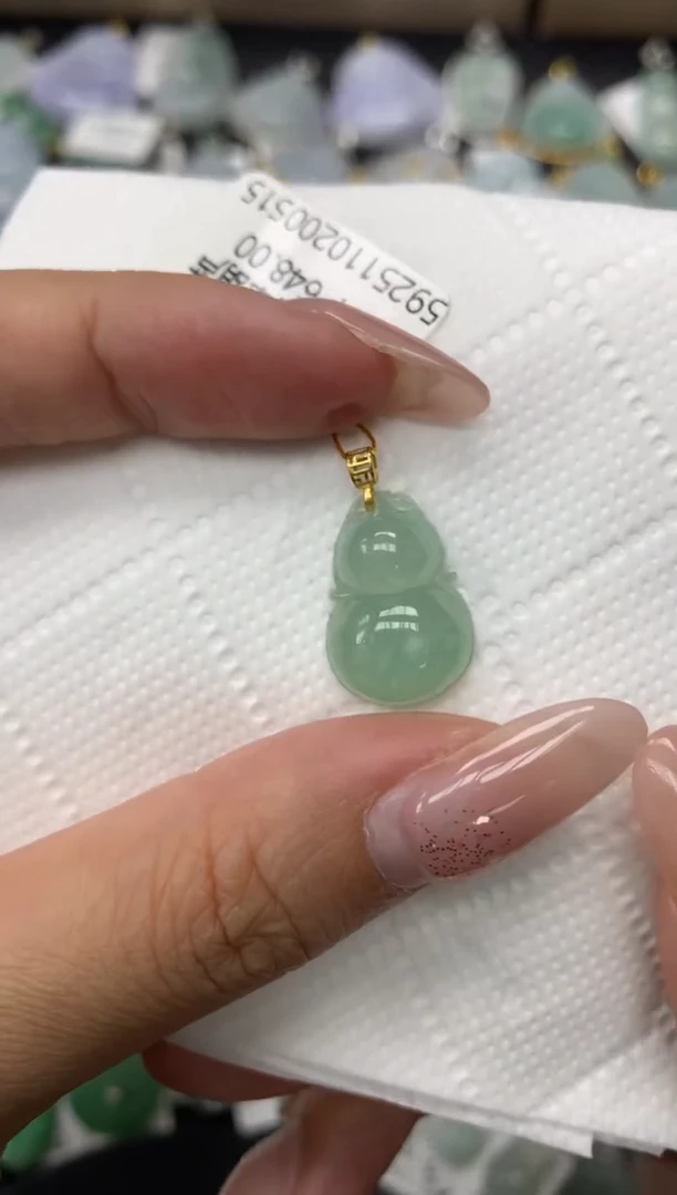 颈饰18K金镶嵌翡翠1111111111
