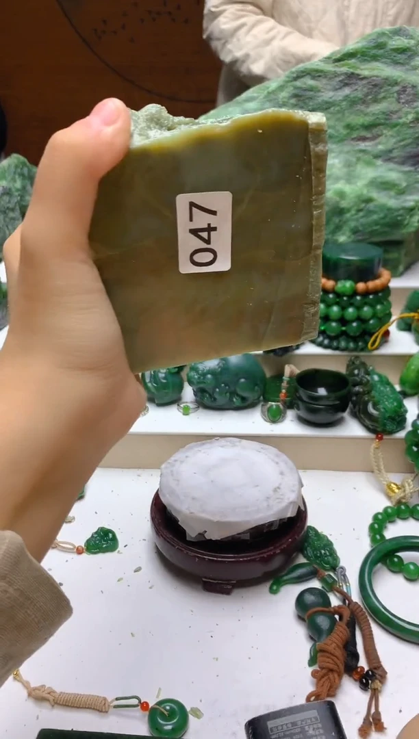 未镶嵌和田玉（碧玉）珠宝半成品1