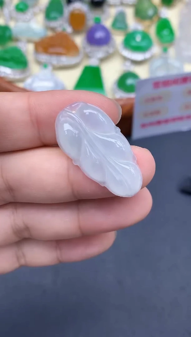 颈饰未镶嵌翡翠2-中国好珍宝