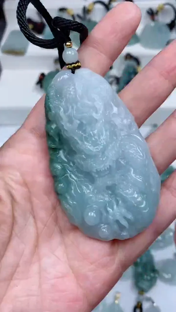 颈饰未镶嵌翡翠吊坠