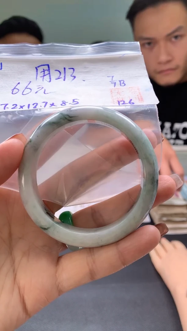 翡翠手镯未镶嵌用****1翡翠手镯 下单联系小耳机#1