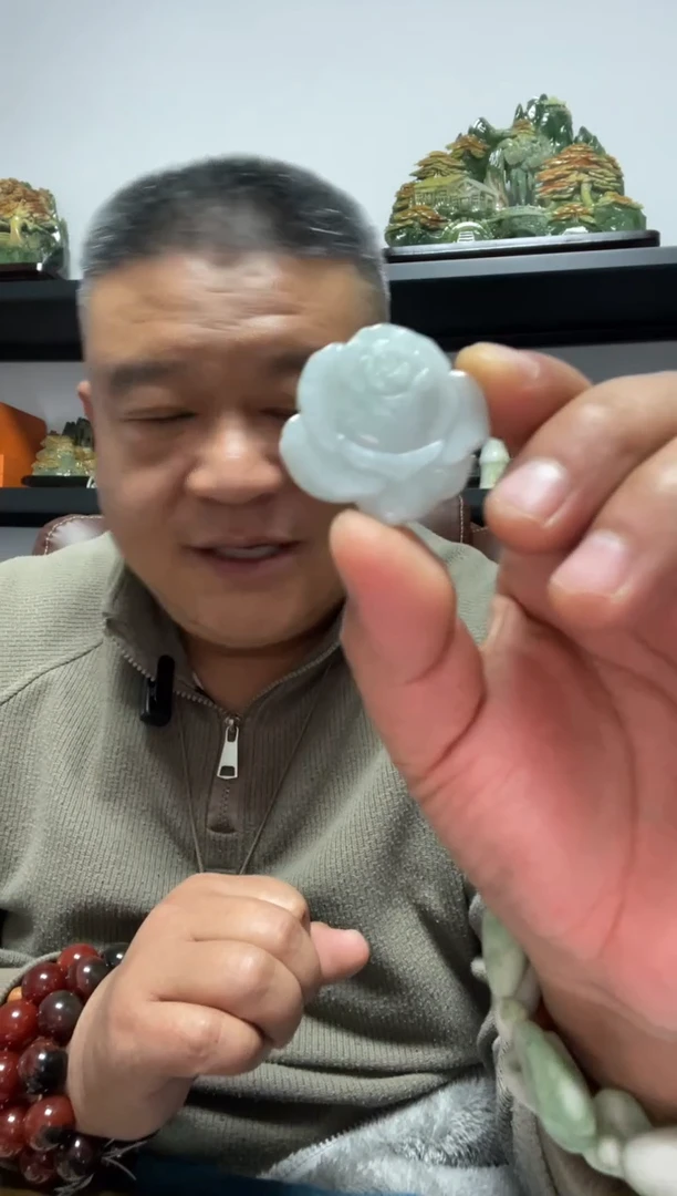 吊坠(赠链)未镶嵌翡翠牡丹花吊坠