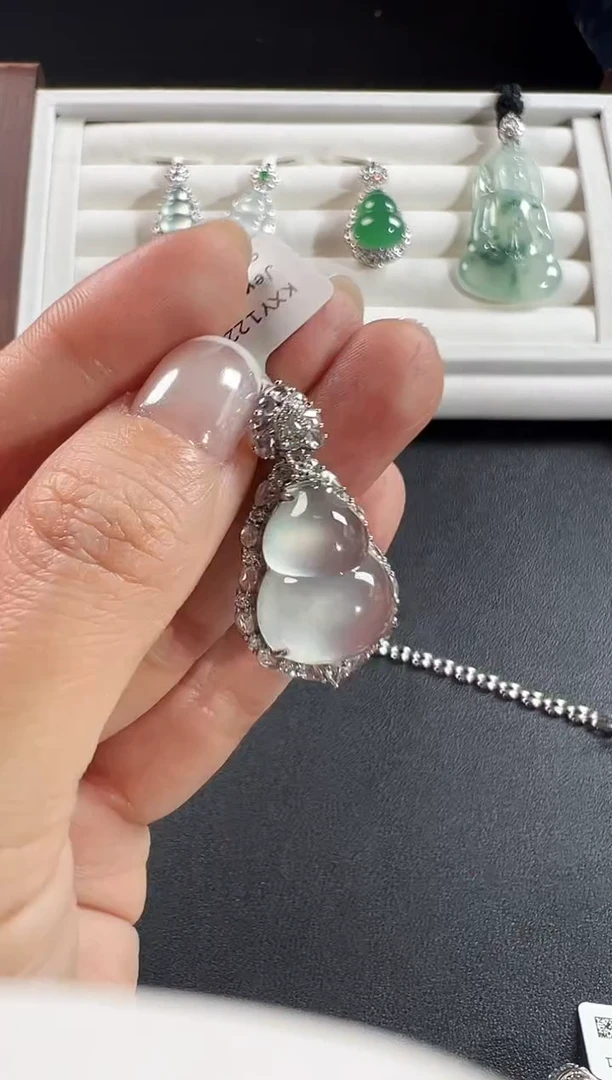 颈饰18K金镶嵌翡翠KXY1221-014