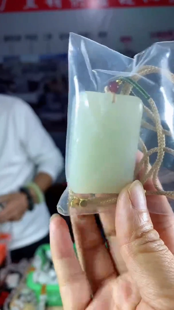 天然玉石未镶嵌颈饰