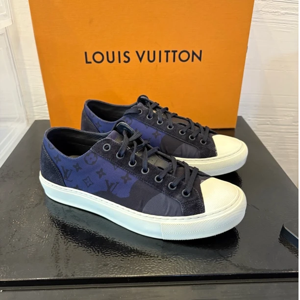 99新 LouisVuitton/路易威登 迷彩老花满印帆布鞋 39码