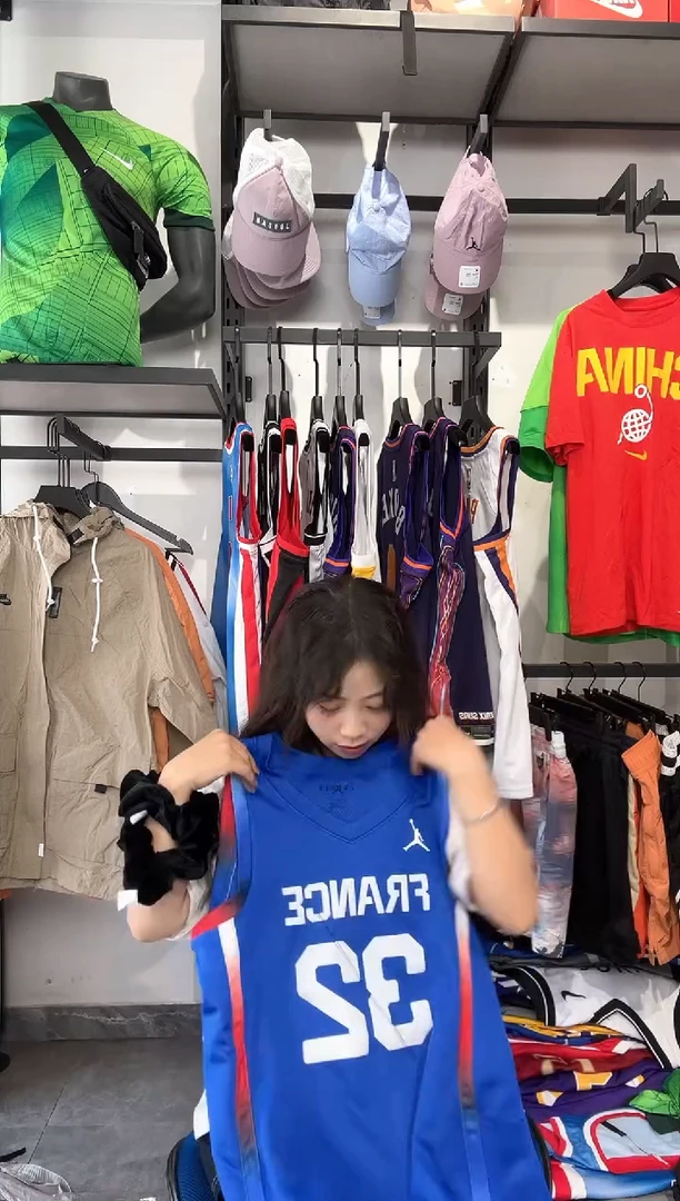 1646   编码 瑕疵款以直播间过款为准 尺码S
