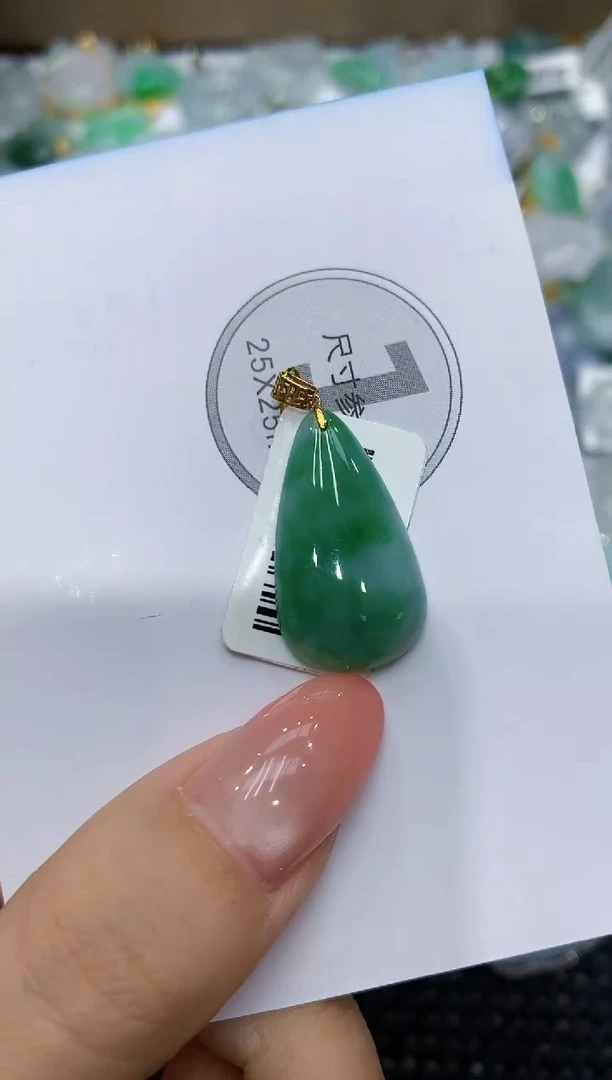 颈饰18K金镶嵌翡翠111111111111