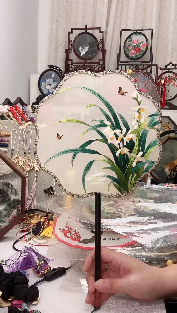 扇子苏绣作品手工团扇