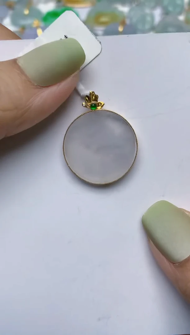 翡翠18K金镶嵌颈饰天然缅甸A货翡翠