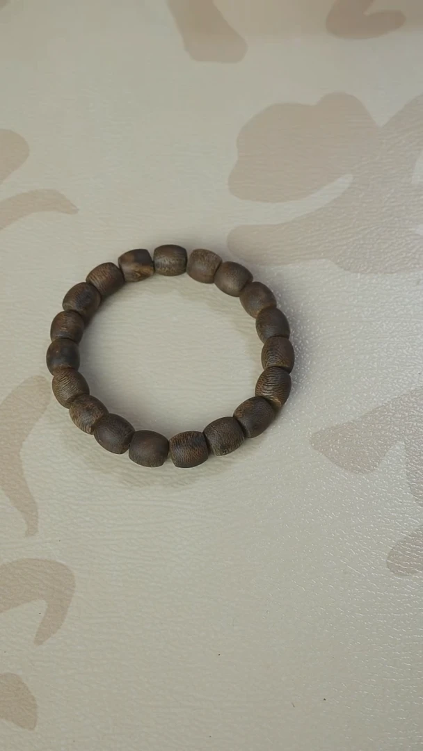 沉香手串司**尉海南莺歌绿奇楠卡10单圈鼓珠