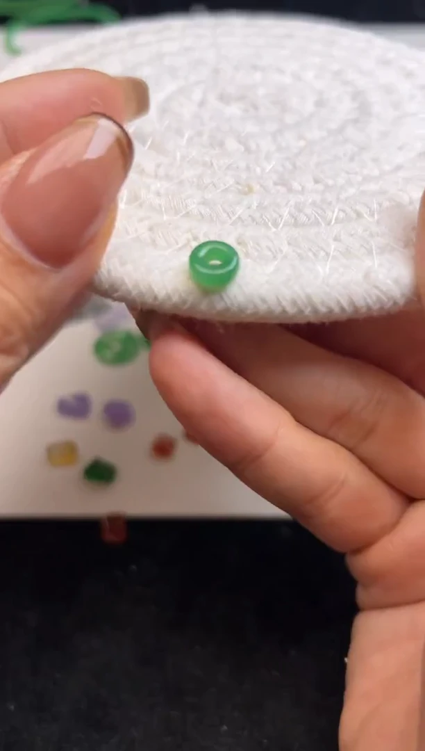 未镶嵌定制翡翠99绿甜甜圈