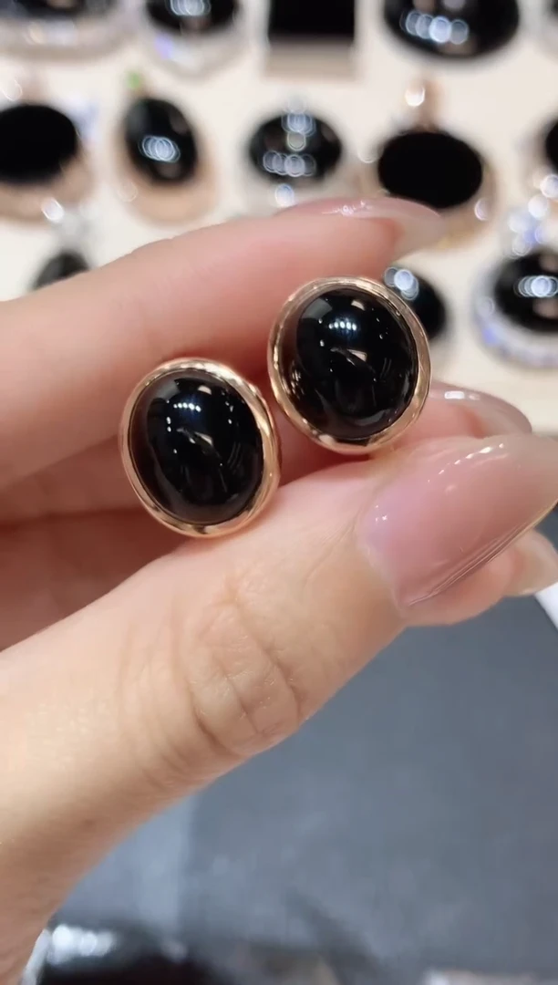 翡翠18K金镶嵌耳饰D19一对