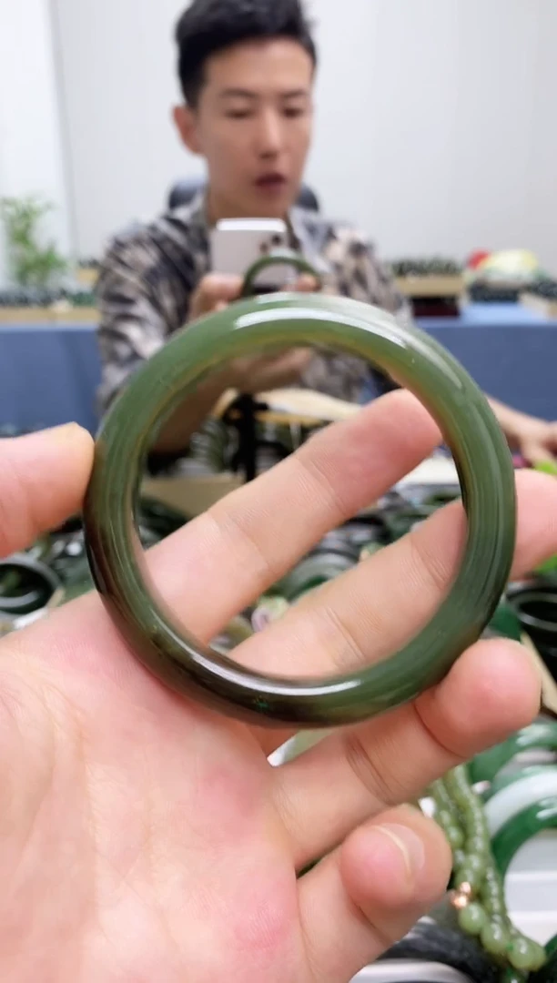 和田玉手镯未镶嵌云****商54.8