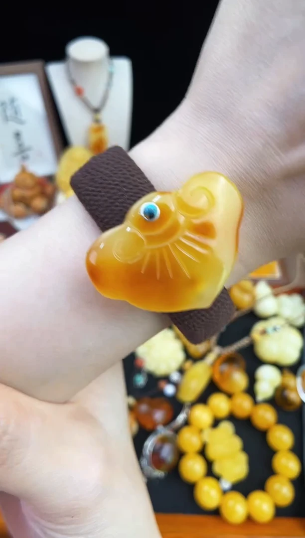 琥珀未镶嵌珠宝奇石柒月