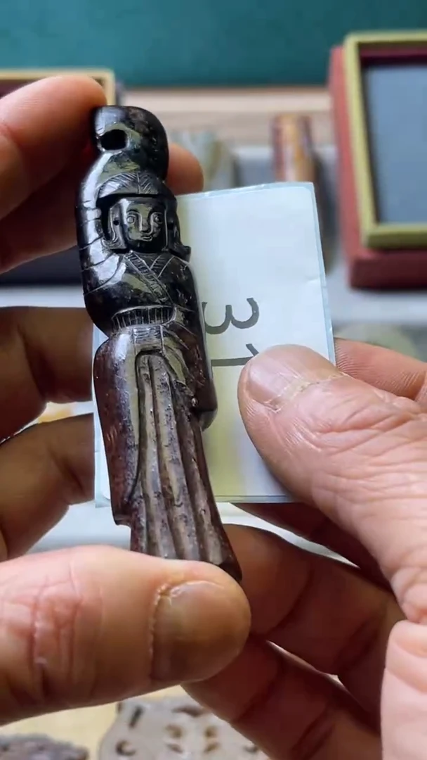 颈饰未镶嵌和田玉.