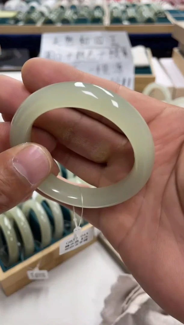 未镶嵌手镯和田玉阿*呐和田玉手镯170045
