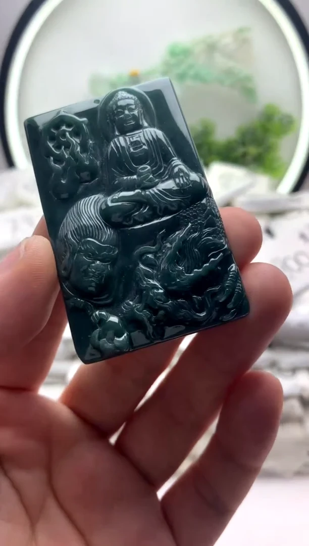 翡翠未镶嵌颈饰阿弥陀佛