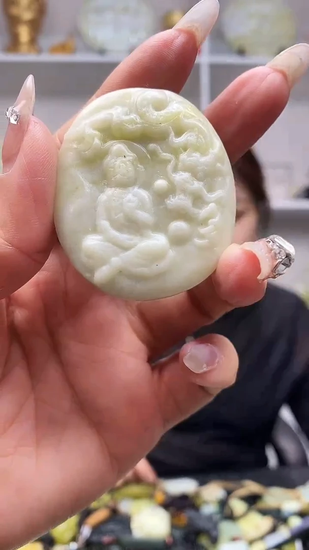 未镶嵌岫玉吊坠