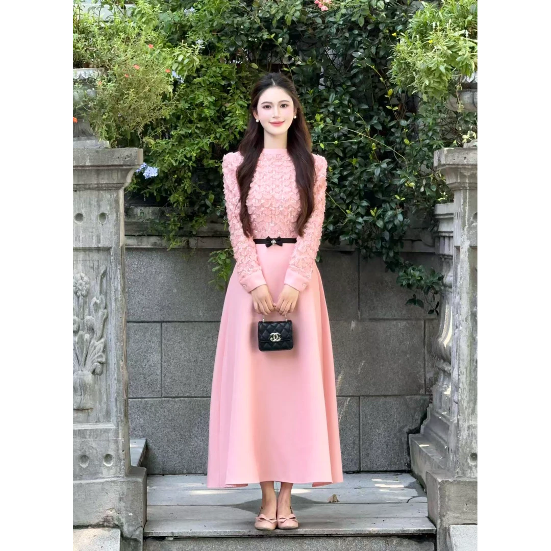 【樱桃布蕾】LiLi小香风显贵千金感粉色花瓣亮片拼接连衣裙XMZH9692