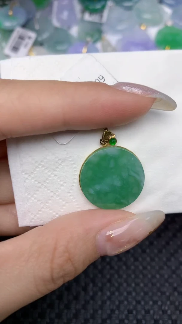 颈饰18K金镶嵌翡翠天然缅甸翡翠a货百元以上9元证书费自理