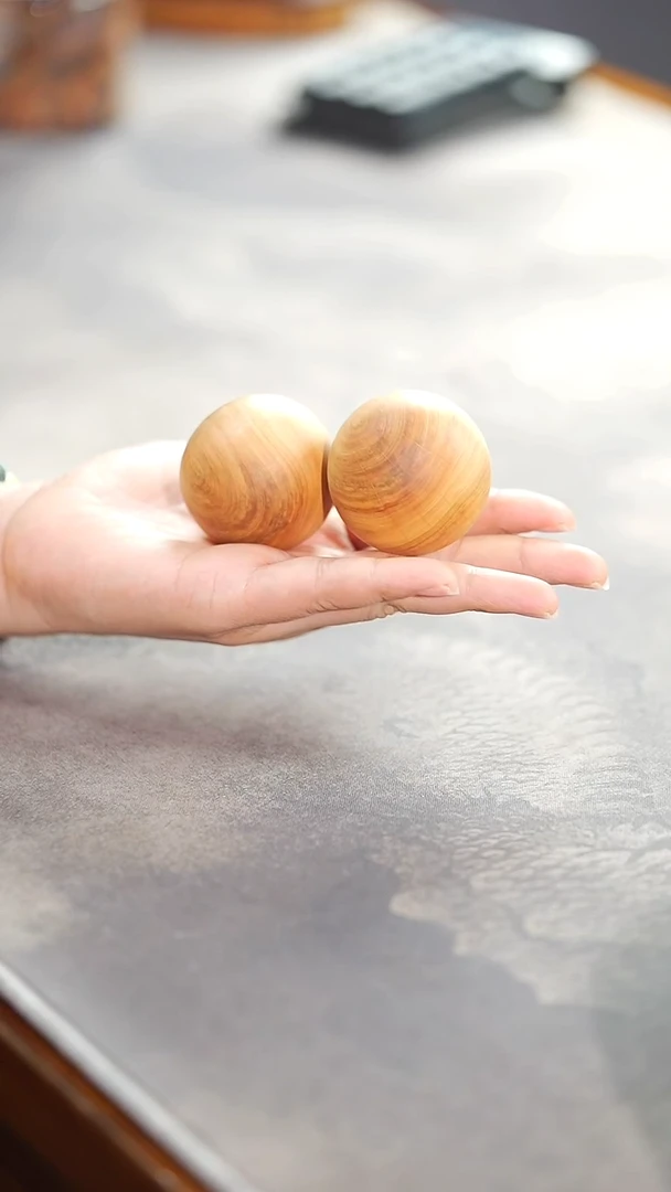 柏木（崖柏）淳化黑油闻香手球3CM