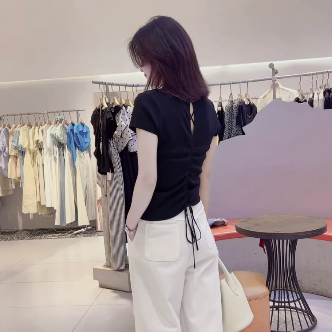 【蓝风铃】夏季显瘦V领后镂空设计感针织小衫