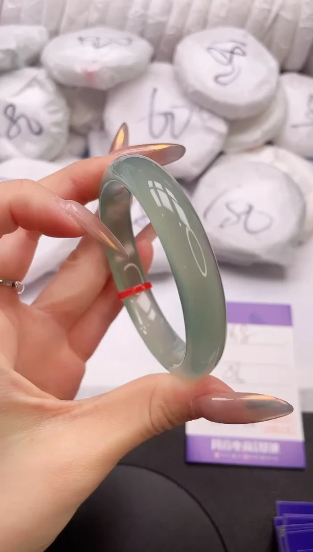 【闪购商品】石英质玉手镯未镶嵌28K168-56