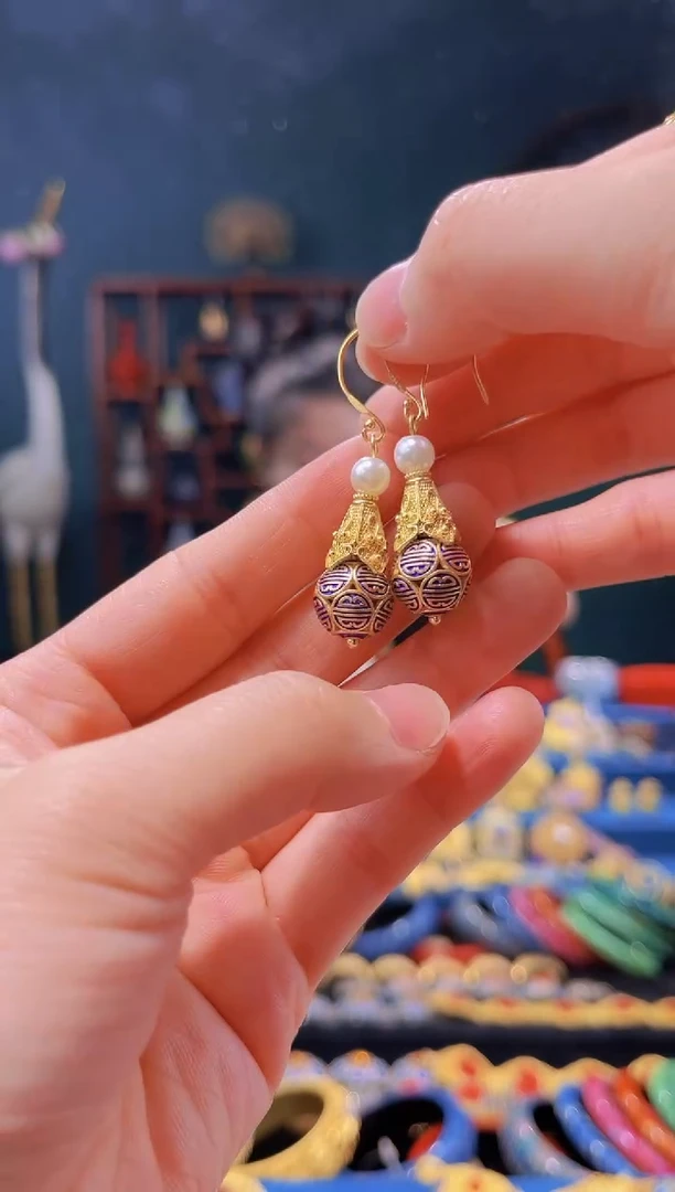 非遗技艺 花丝镶嵌团寿耳坠