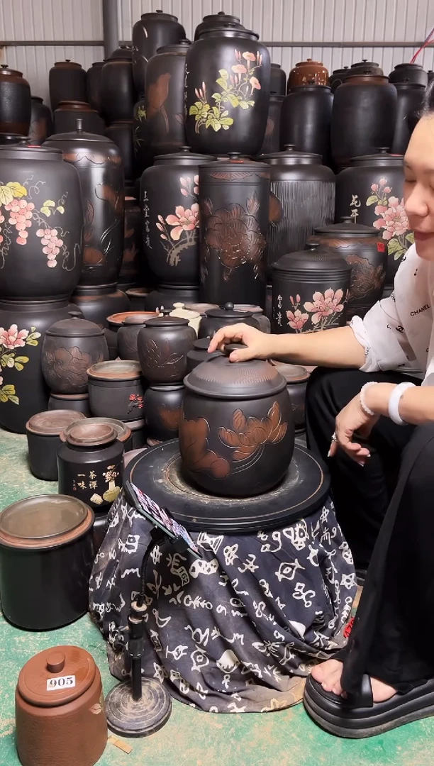 罐完品茶叶罐 龙蛋 黑色 荷花