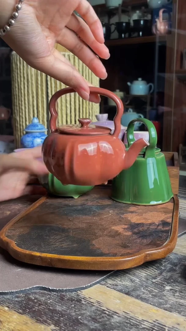 见相-豇豆红丁香提梁壶