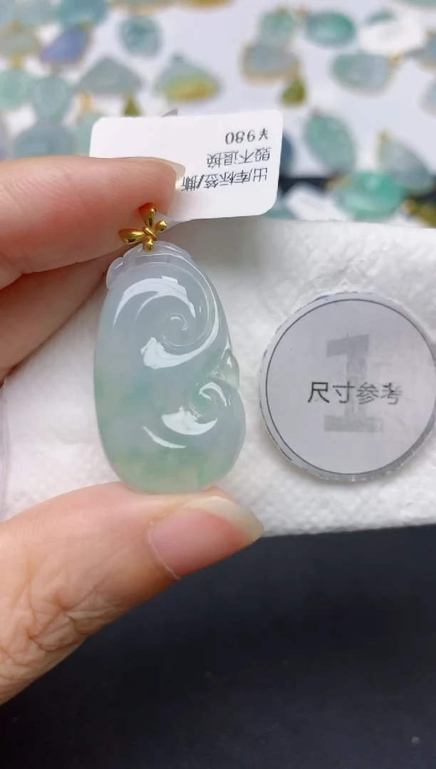 翡翠18K金镶嵌颈饰天然缅甸A货翡翠