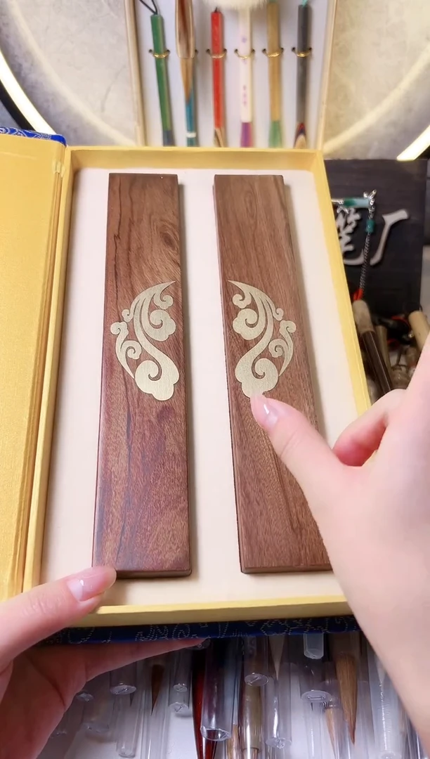 【闪购商品】微瑕     红木祥云镇尺一对